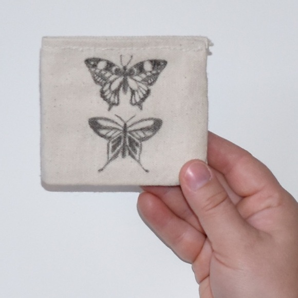 Bifold wallet with hand drawn butterflies small - Picture 4 of 5